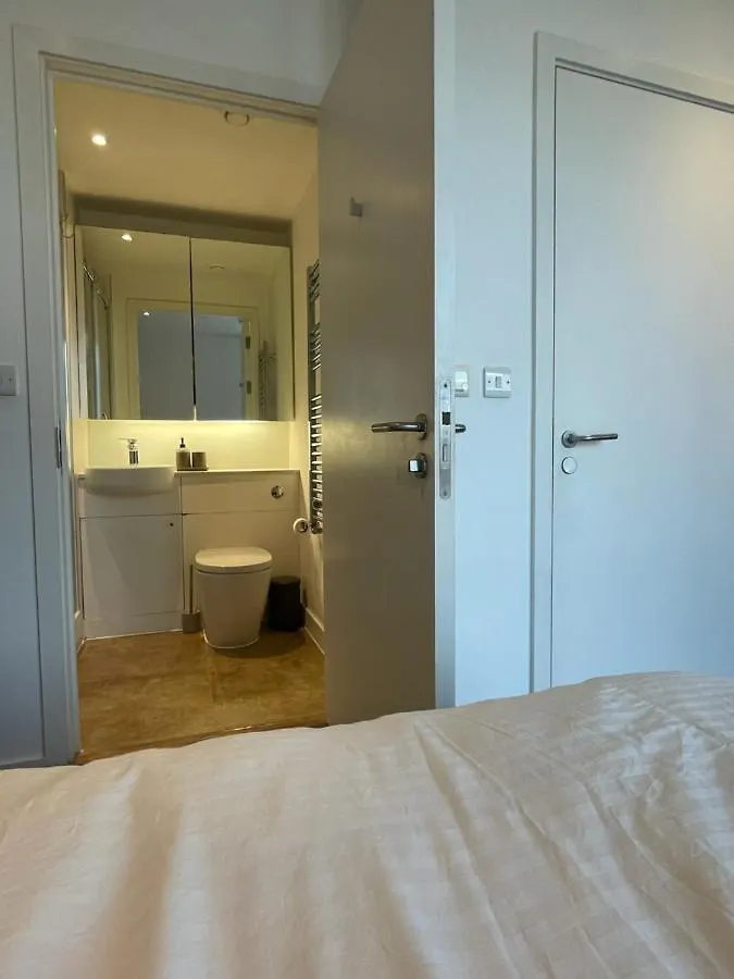Luxury En-Suite Room Olympic Village In Shared Apartment Londýn Ubytování v soukromí