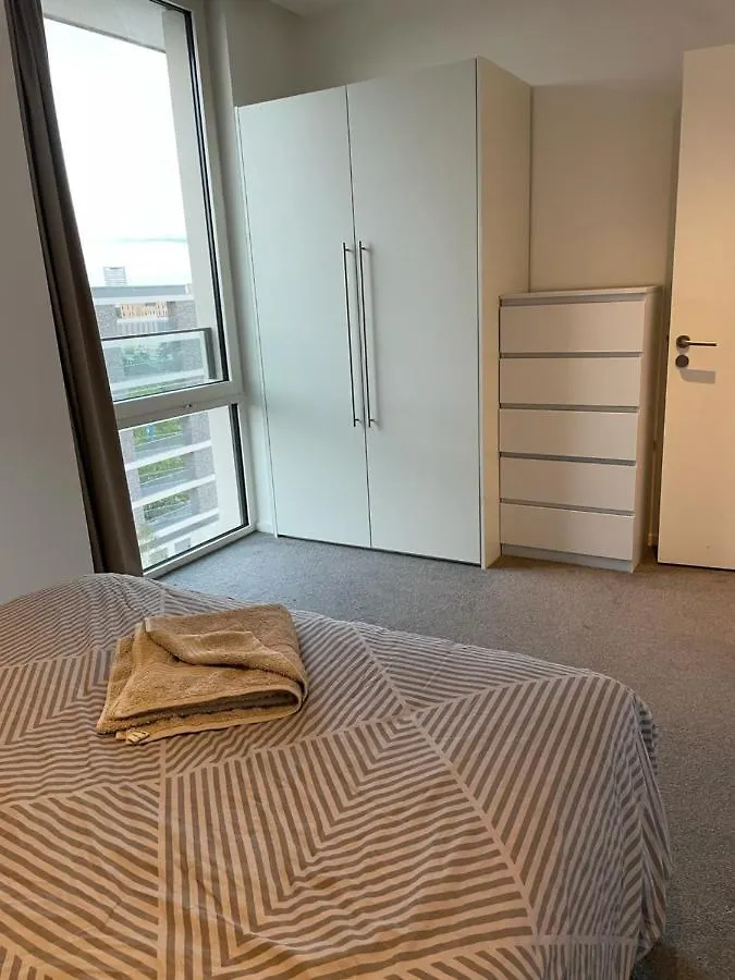 Ubytování v soukromí Luxury En-Suite Room Olympic Village In Shared Apartment Londýn
