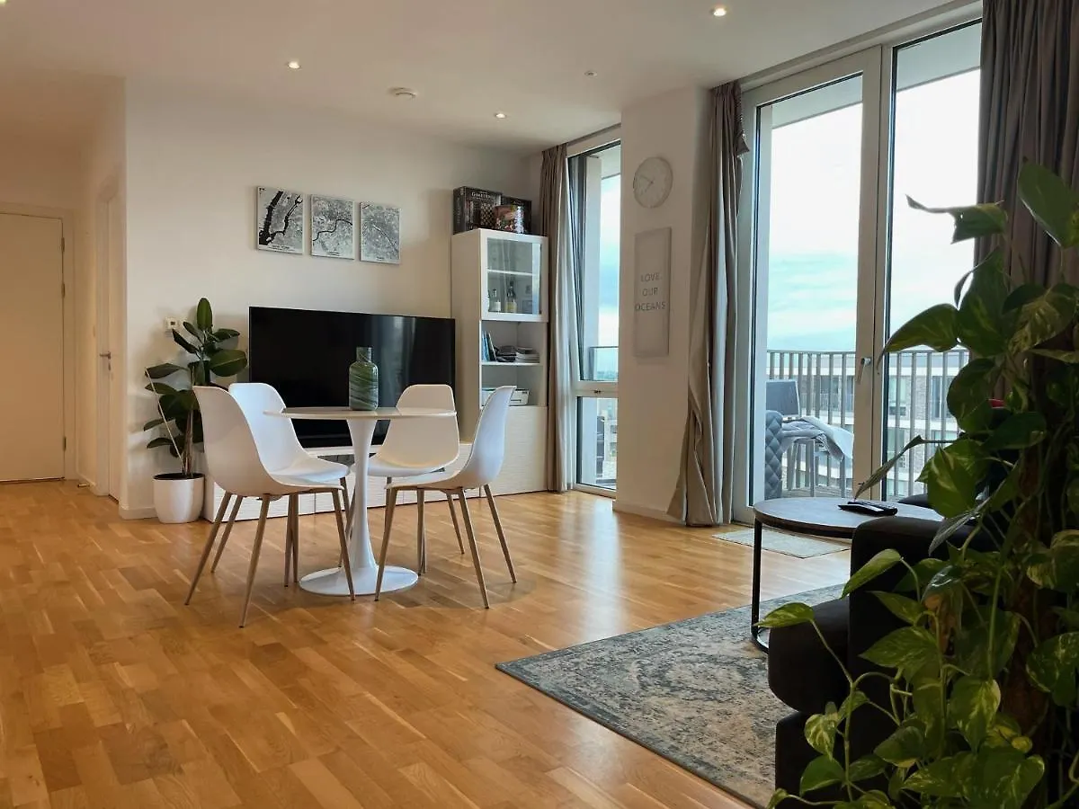 Luxury En-Suite Room Olympic Village In Shared Apartment Londýn